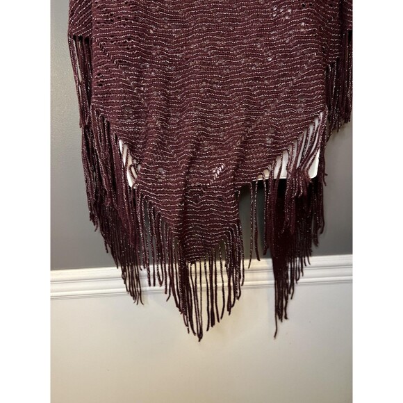 David and Young Poncho Womens One Size Burgundy Metallic Knit Fringe Ruana Wrap - Picture 7 of 9